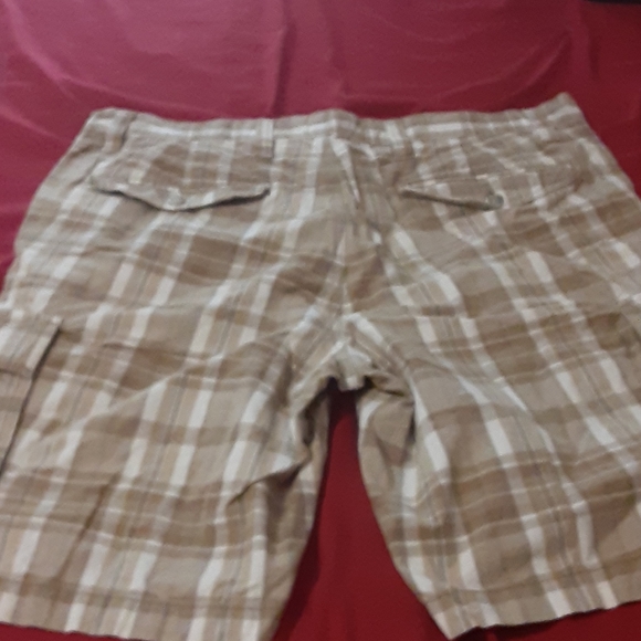 Shorts - Picture 3 of 3